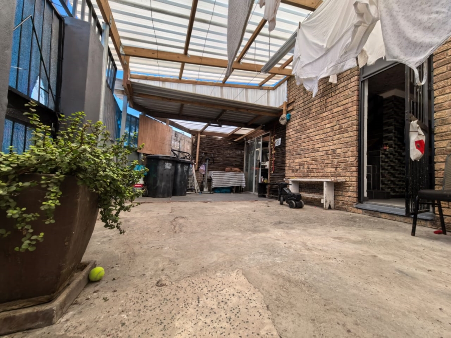 3 Bedroom Property for Sale in Heideveld Western Cape